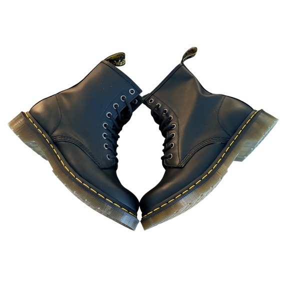 Dr. Martens 1460 Black Smooth Leather 8-Eye Lace Up Combat Boots Womens 7 Docs